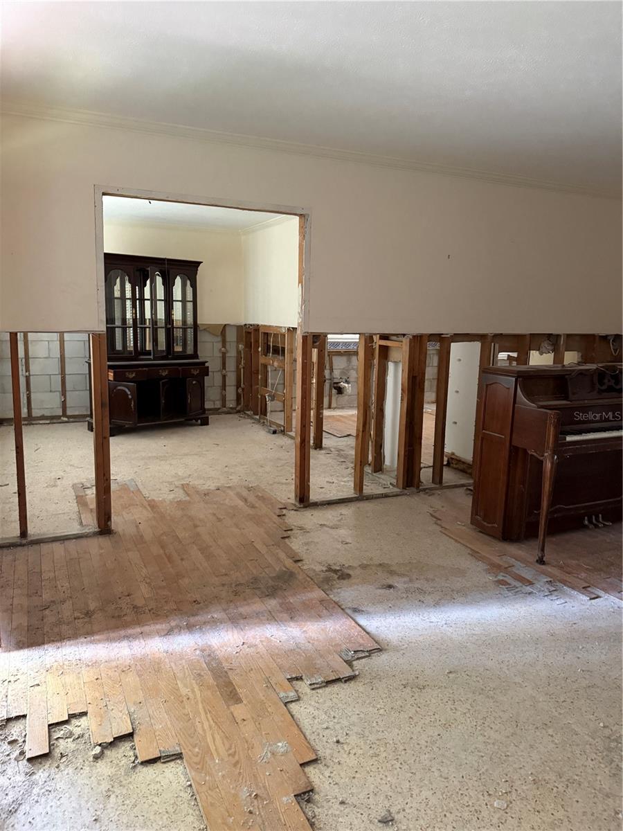 Image 7 of 24 For 5110 Evelyn Drive