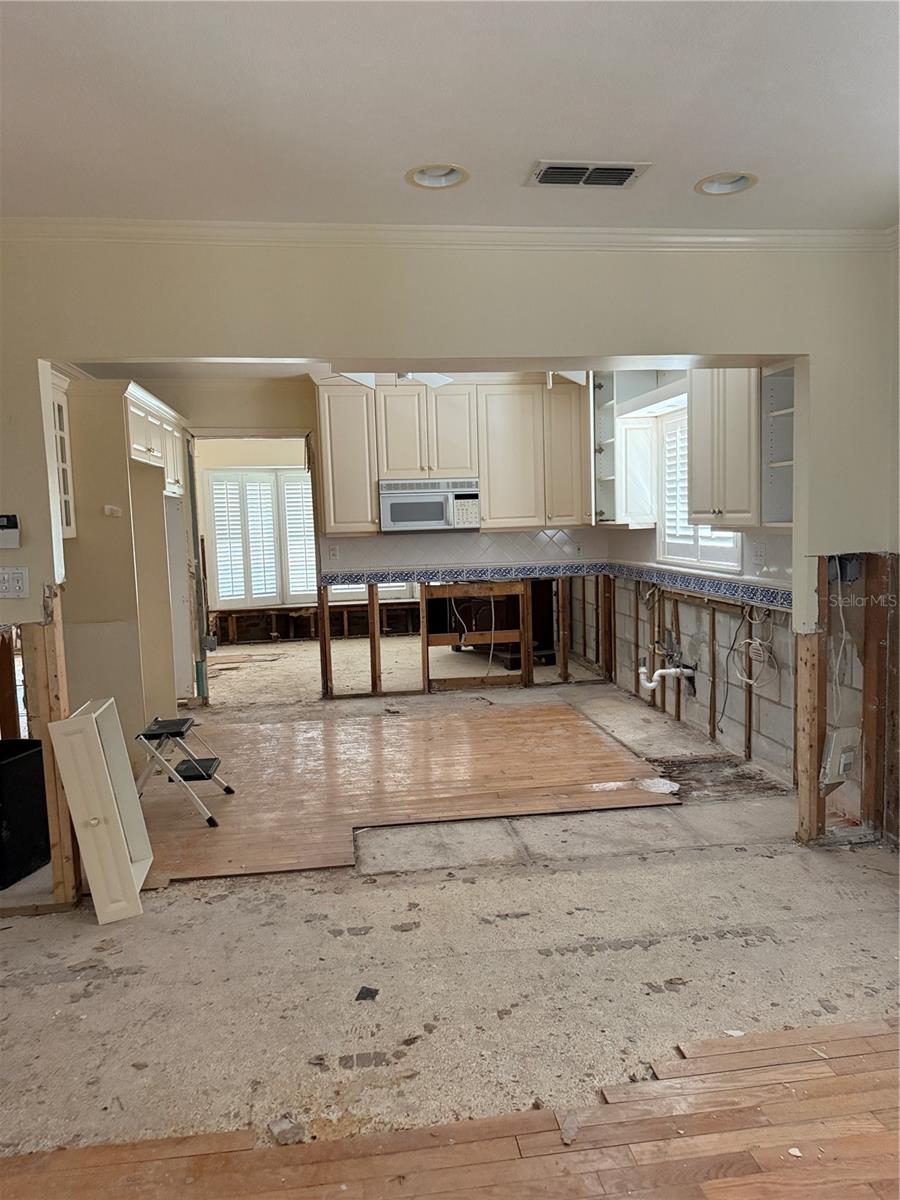 Image 9 of 24 For 5110 Evelyn Drive
