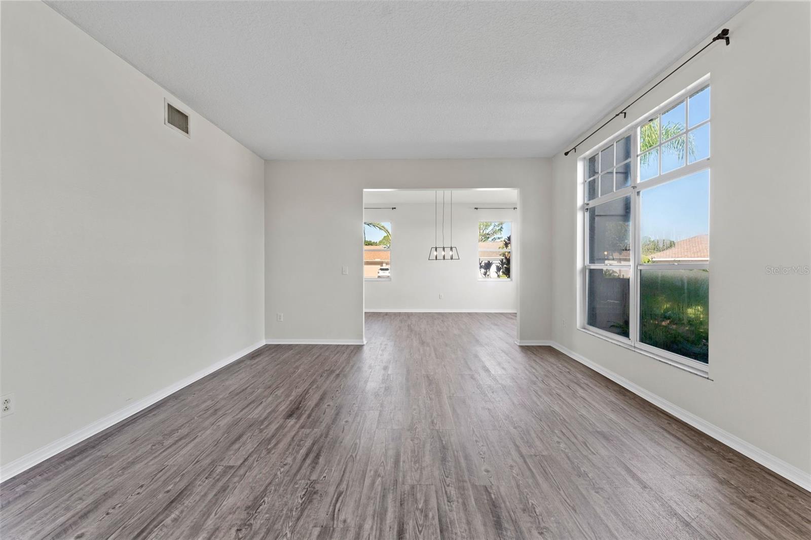 Image 11 of 50 For 16219 Turnbury Oak Dr