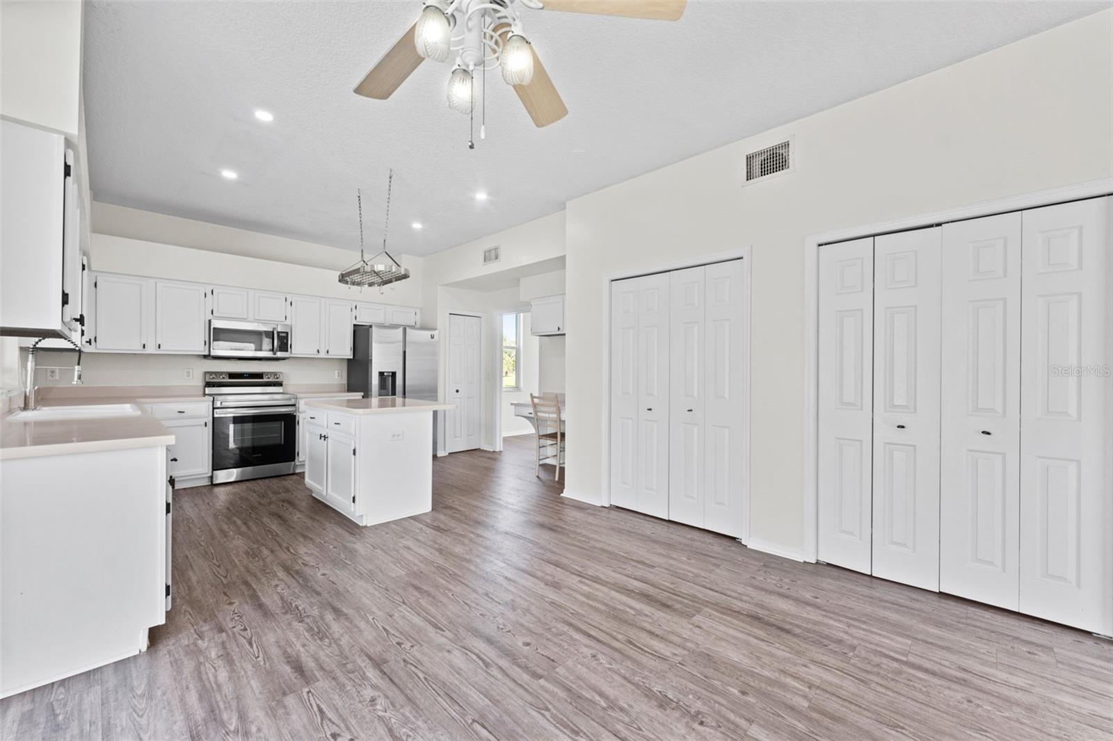 Image 17 of 50 For 16219 Turnbury Oak Dr