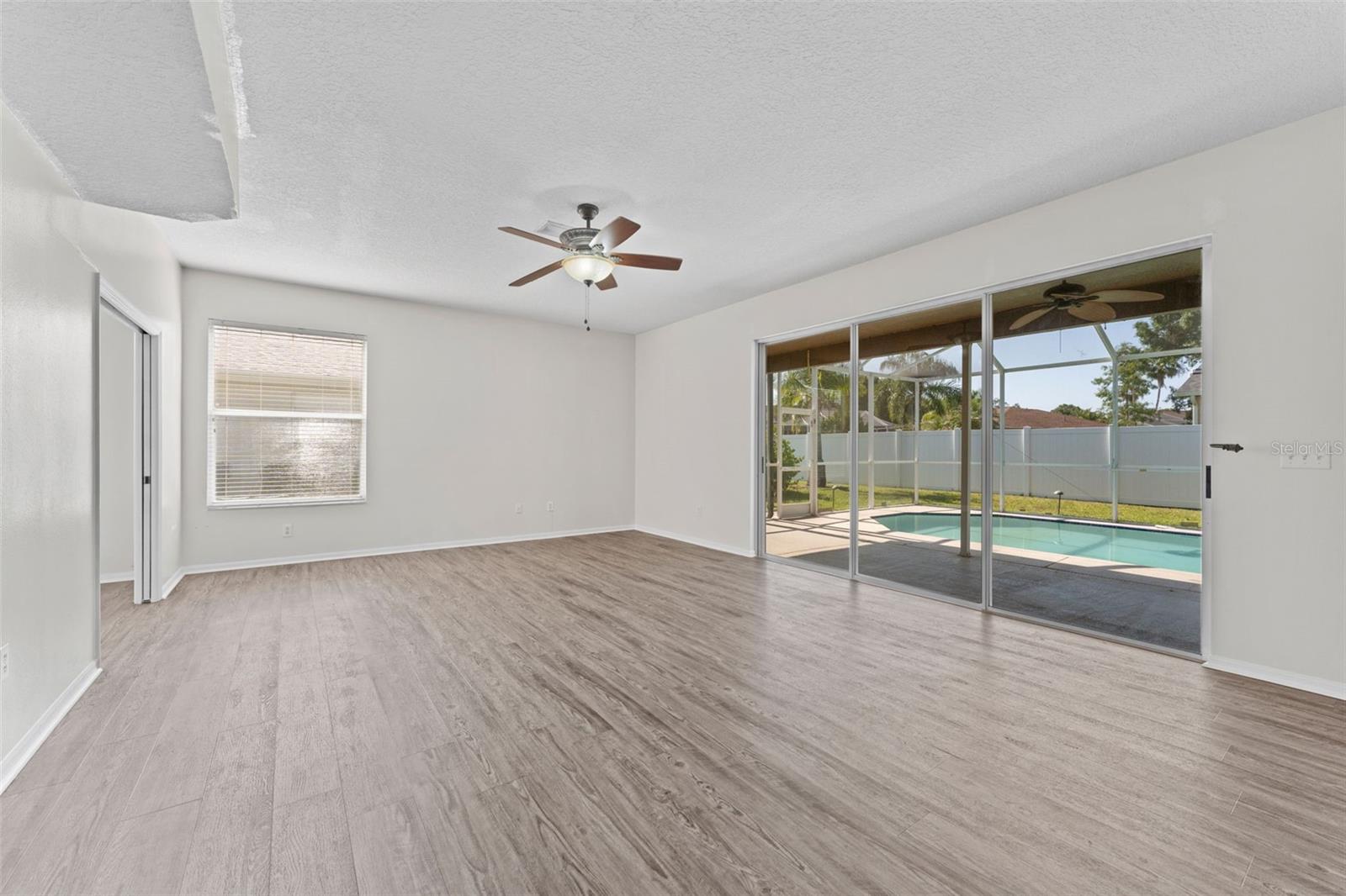 Image 18 of 50 For 16219 Turnbury Oak Dr