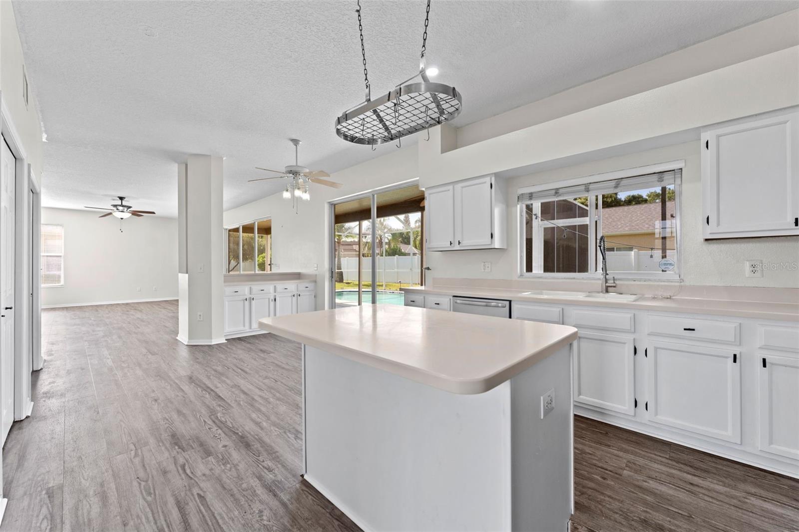 Image 3 of 50 For 16219 Turnbury Oak Dr