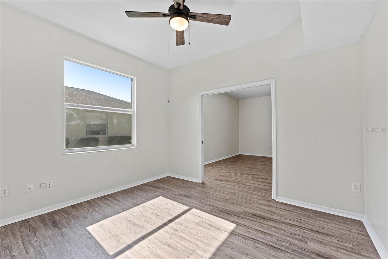 Image 35 of 50 For 16219 Turnbury Oak Dr