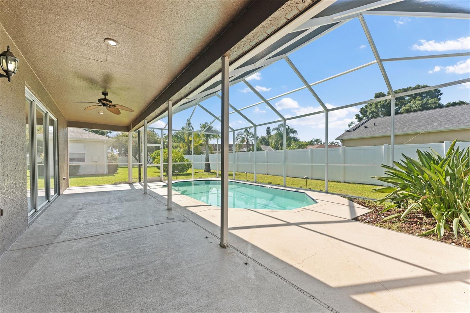 Image 40 of 50 For 16219 Turnbury Oak Dr
