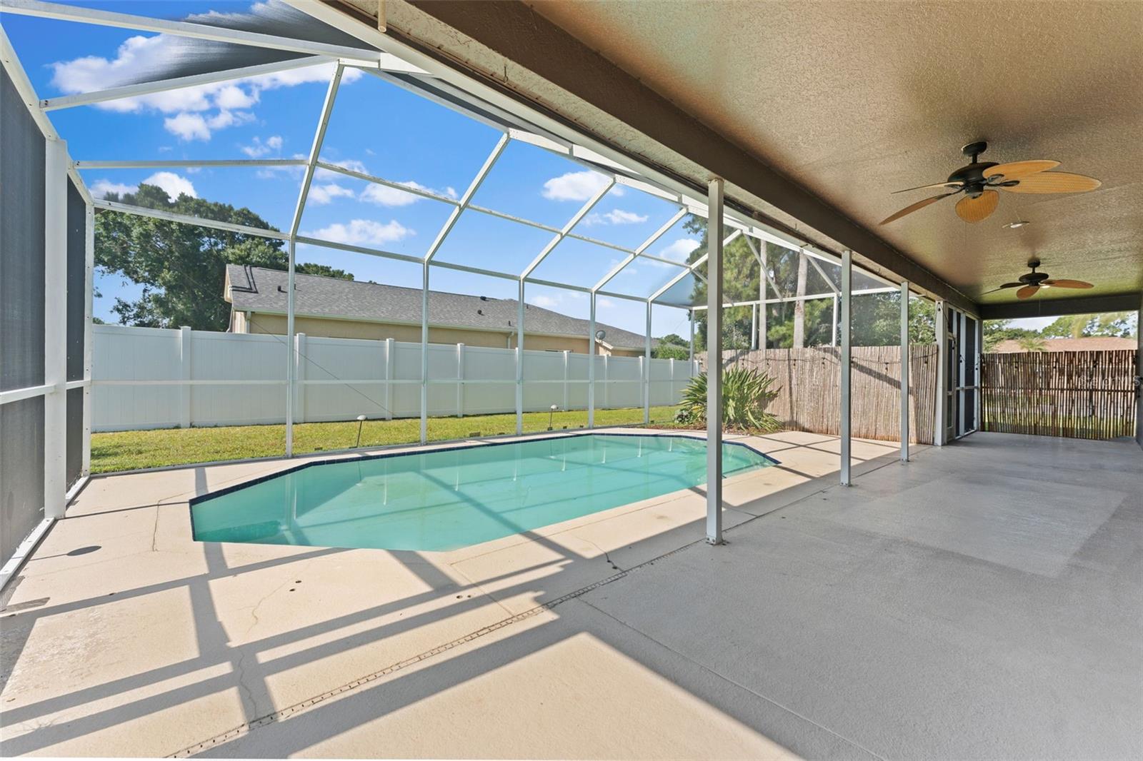 Image 41 of 50 For 16219 Turnbury Oak Dr