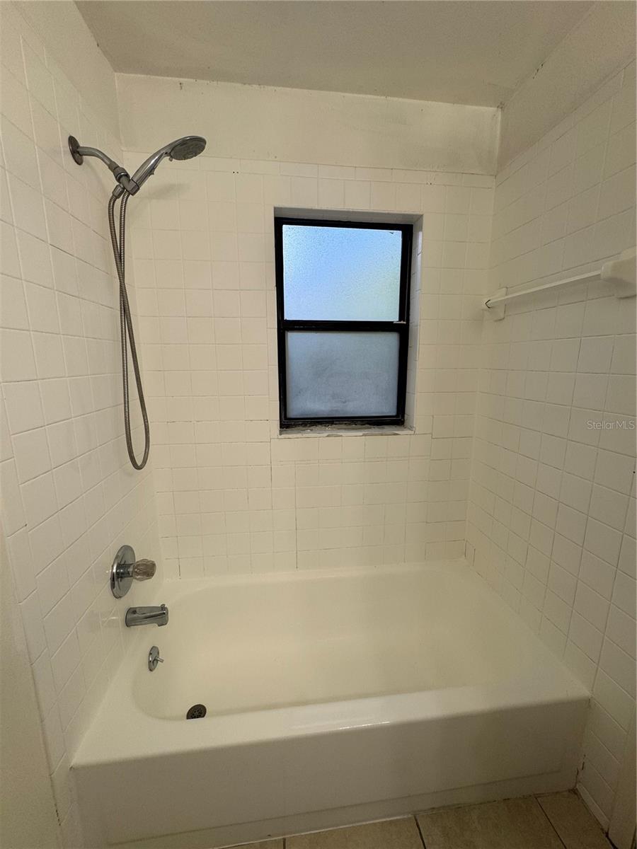 Image 20 of 31 For 1645 39th Street S
