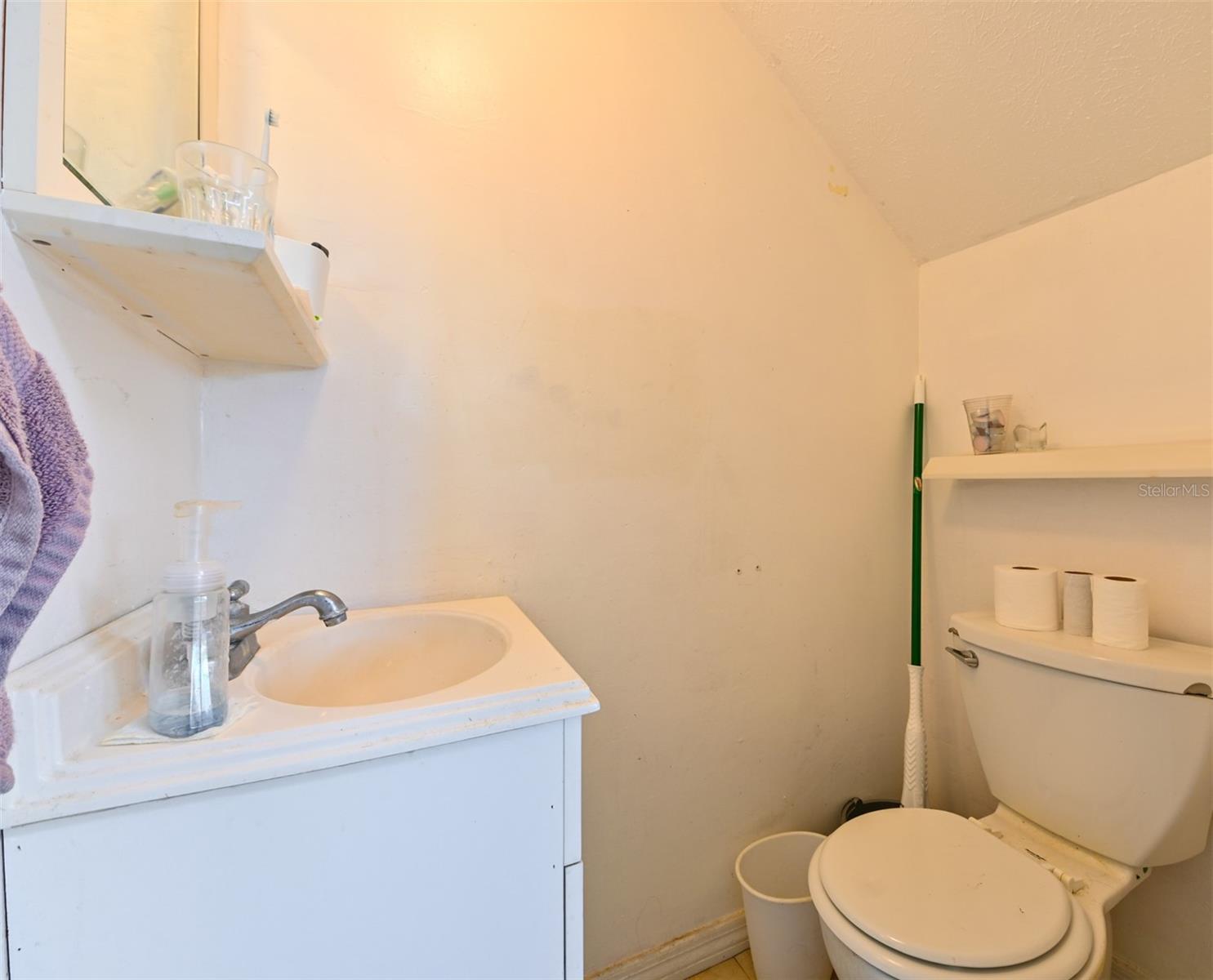 Image 11 of 26 For 5627 Ashley Oaks Drive 3