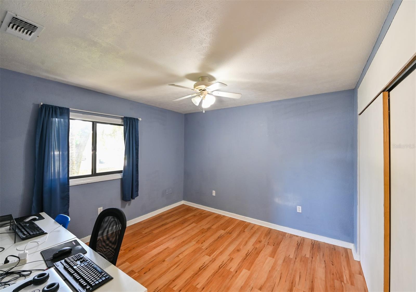 Image 19 of 26 For 5627 Ashley Oaks Drive 3