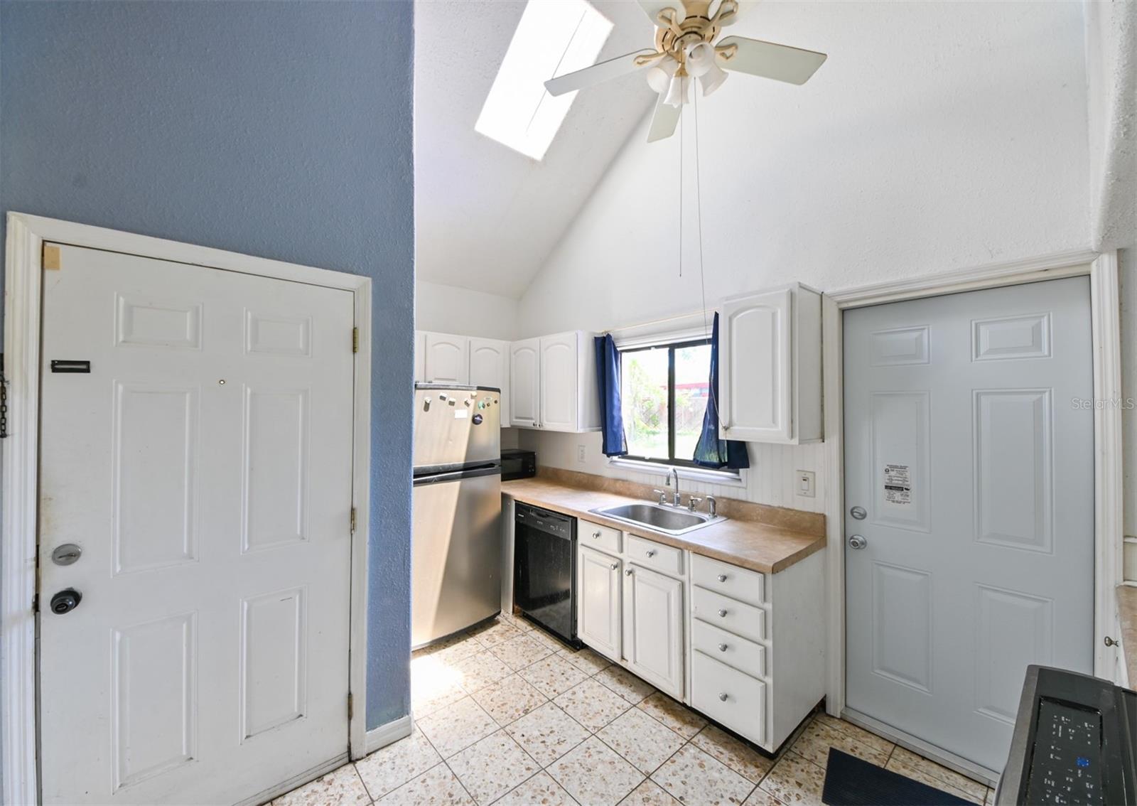 Image 5 of 26 For 5627 Ashley Oaks Drive 3