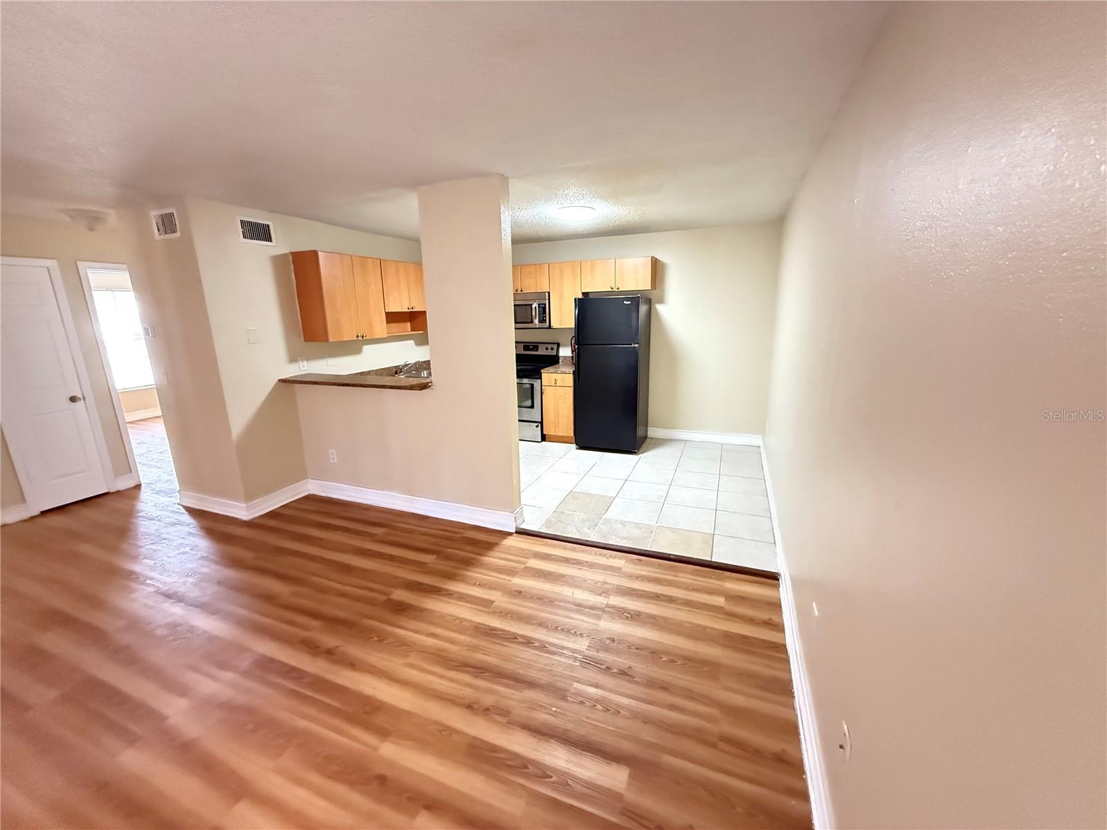 Image 11 of 19 For 21026 Voyager Boulevard 6