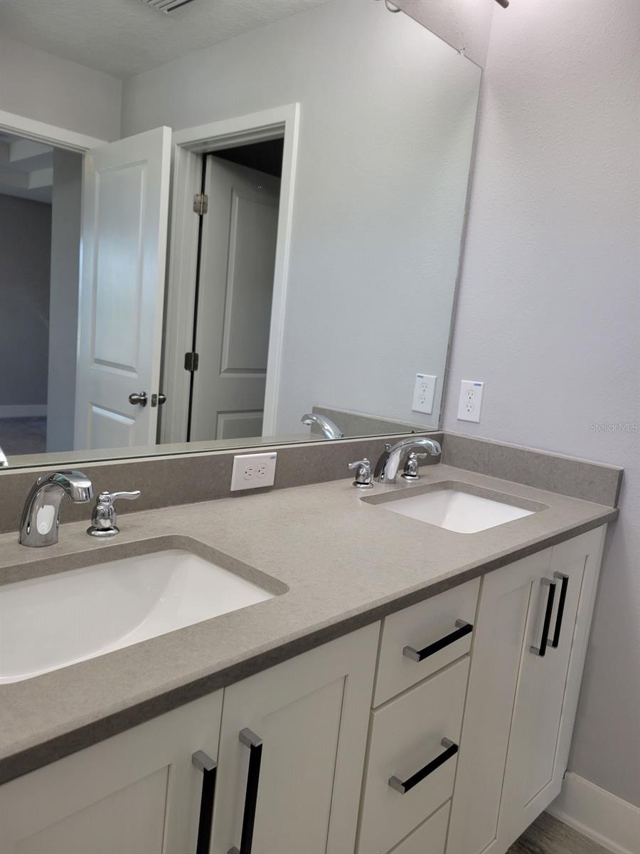 Image 22 of 28 For 444 49th Street N