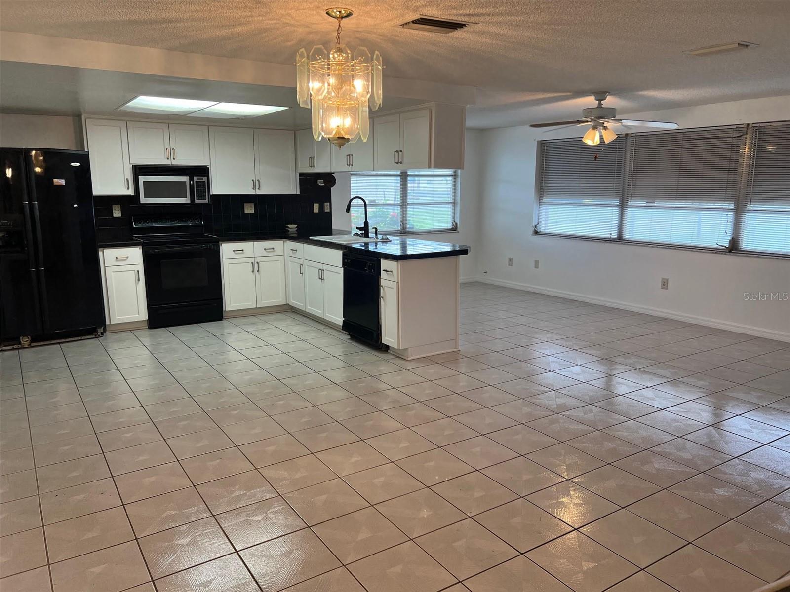 Image 4 of 20 For 8621 Robilina Road