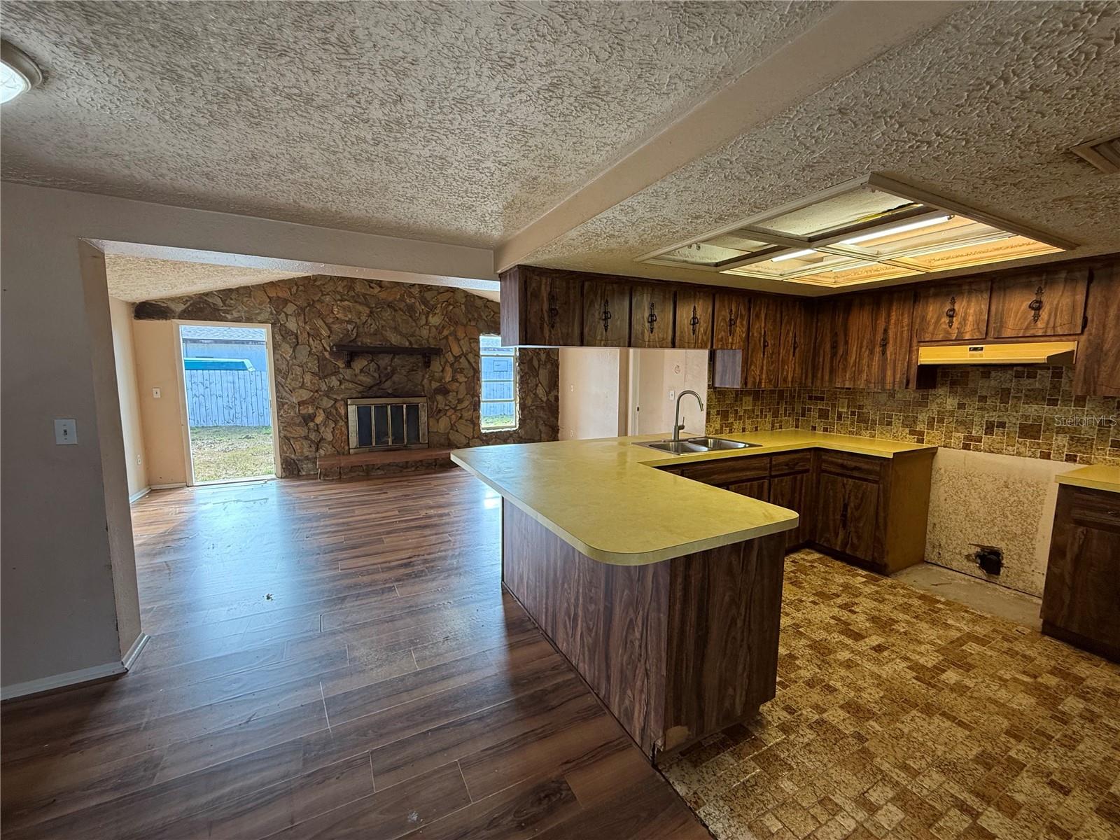 Image 31 of 38 For 15930 Adobe Drive