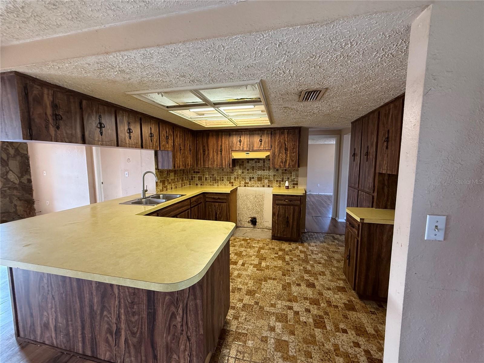 Image 32 of 38 For 15930 Adobe Drive