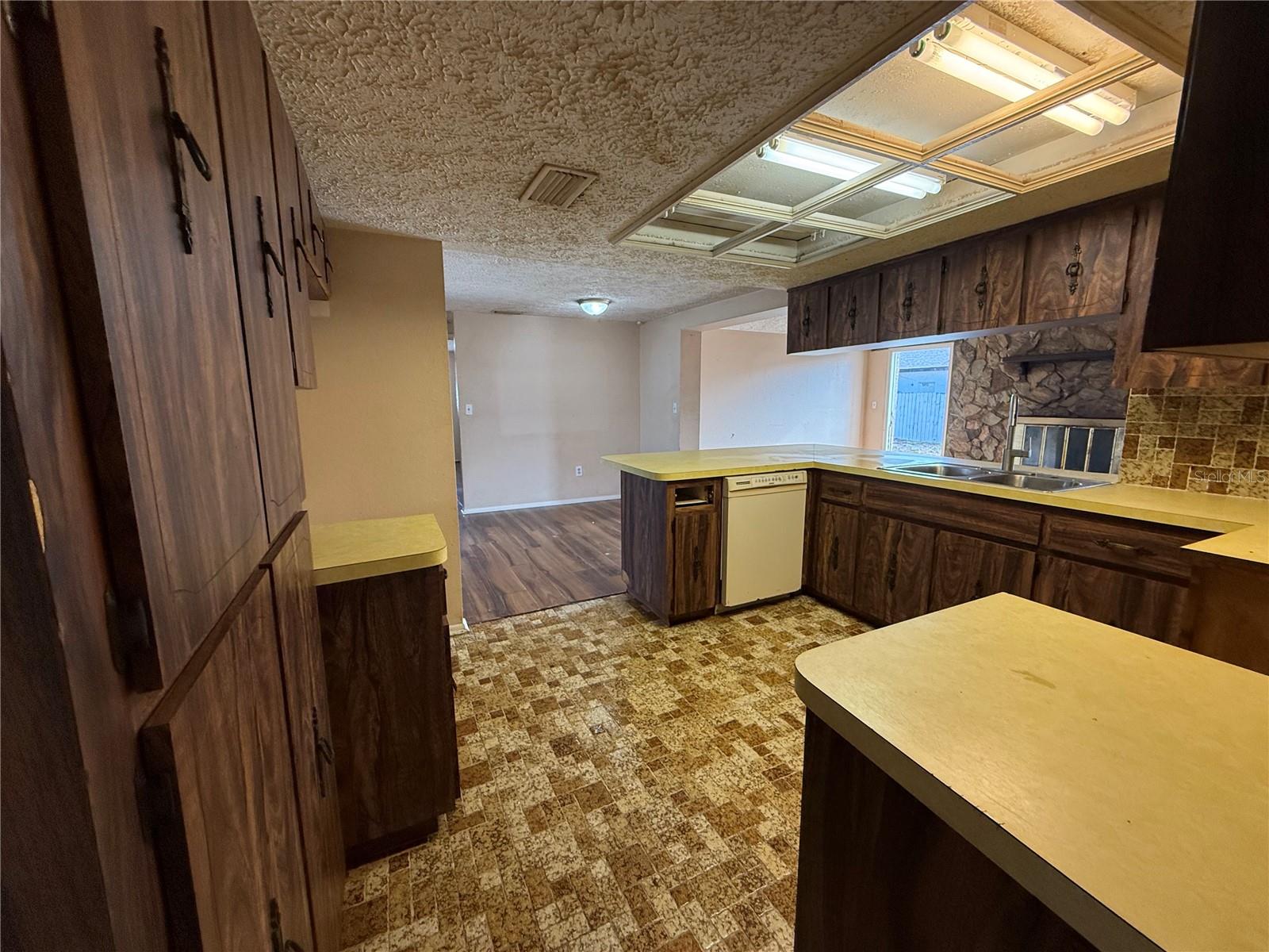 Image 33 of 38 For 15930 Adobe Drive