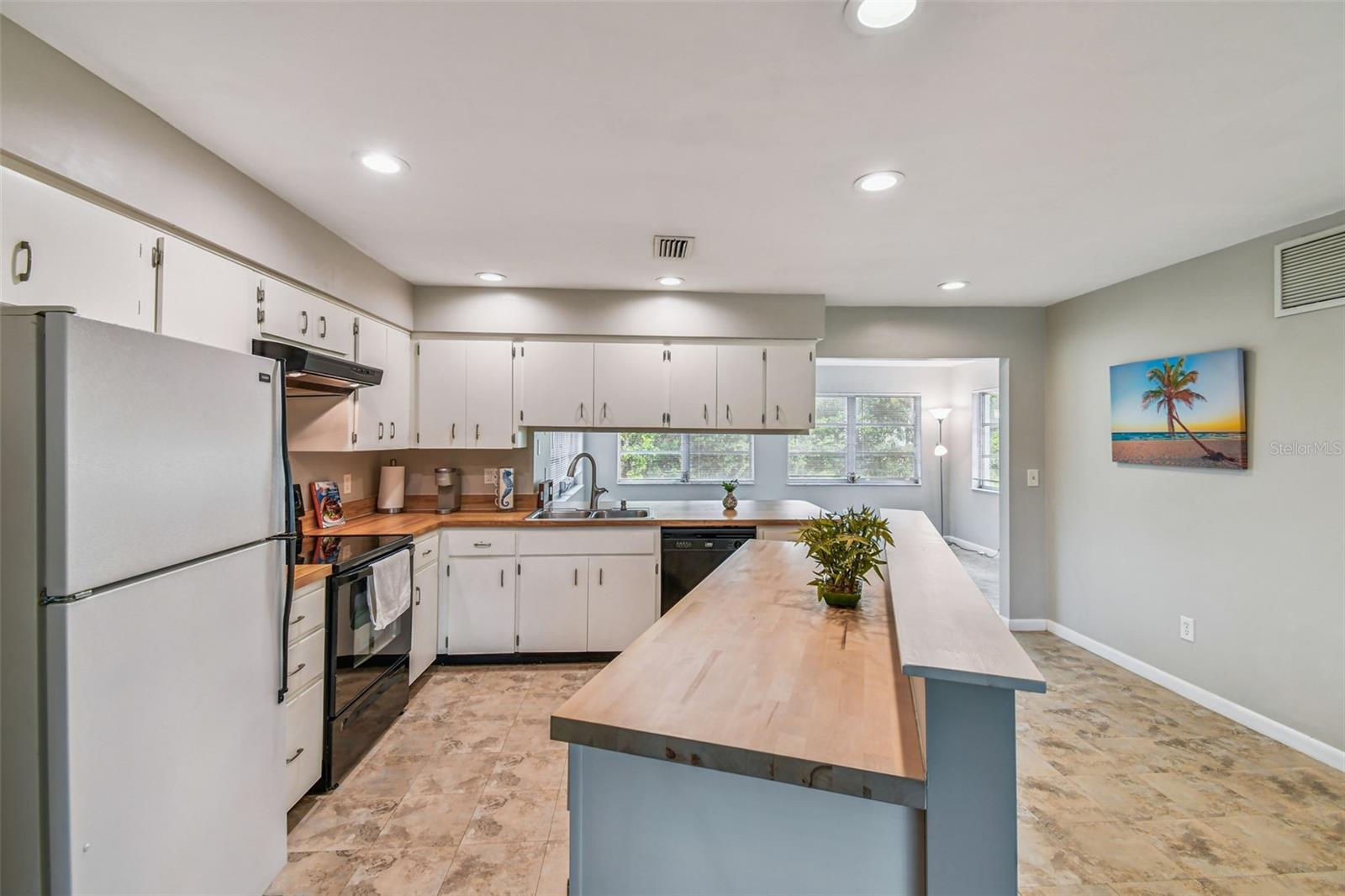 Image 11 of 51 For 1409 Arden Avenue