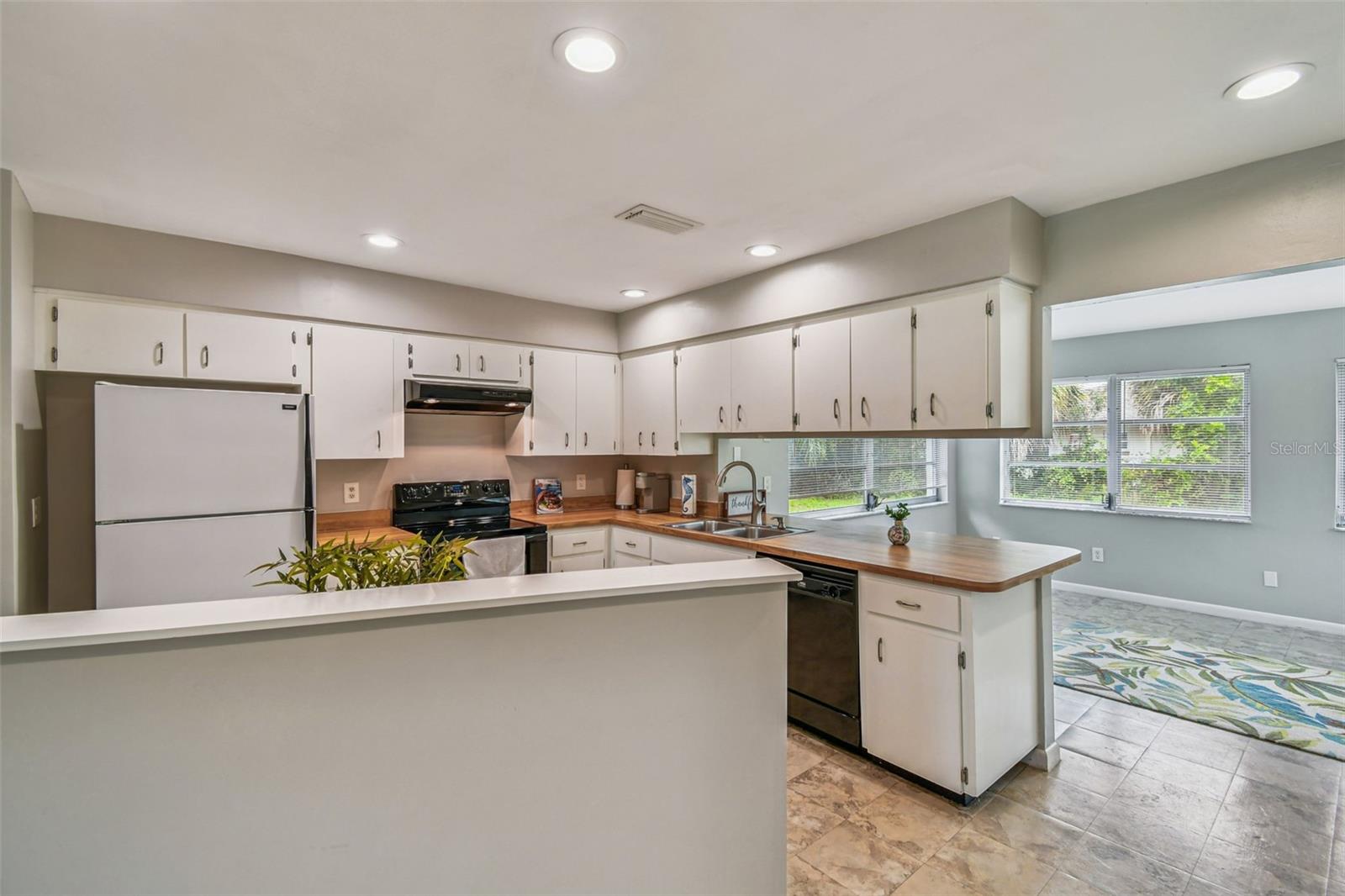Image 12 of 51 For 1409 Arden Avenue