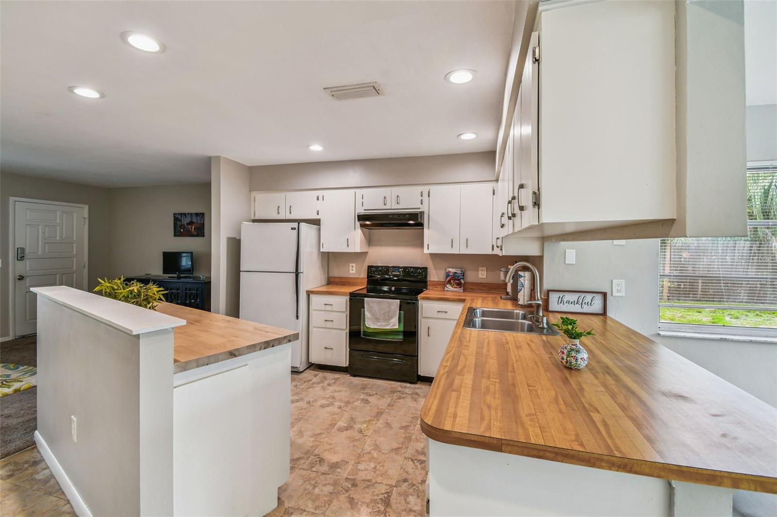 Image 13 of 51 For 1409 Arden Avenue