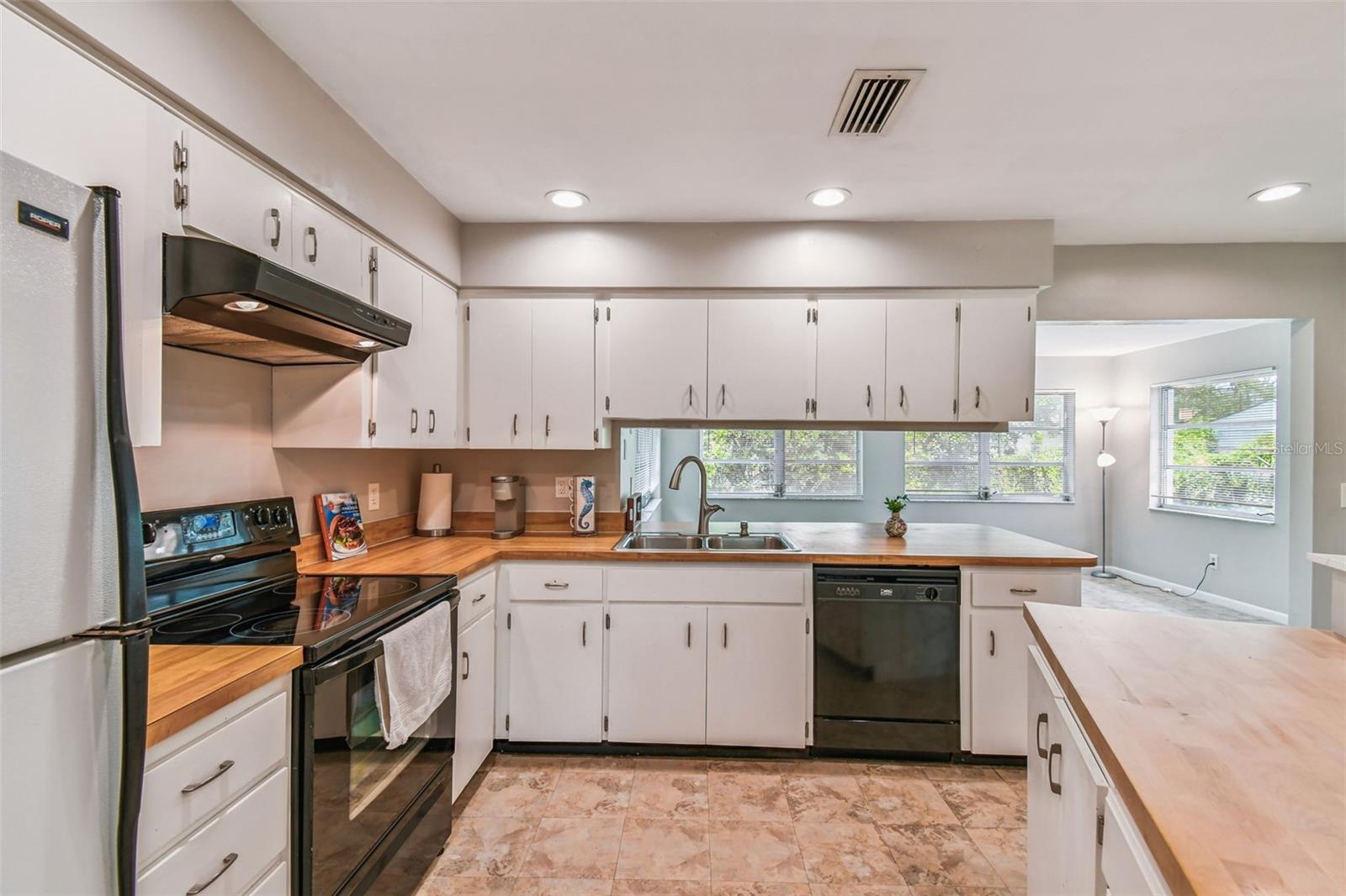 Image 18 of 51 For 1409 Arden Avenue