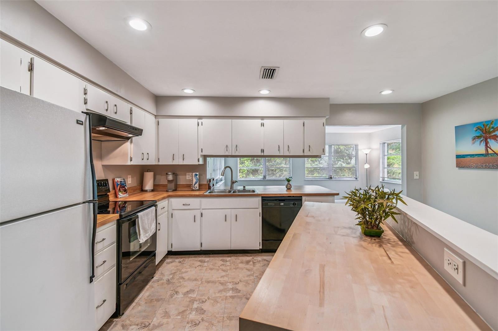 Image 20 of 51 For 1409 Arden Avenue