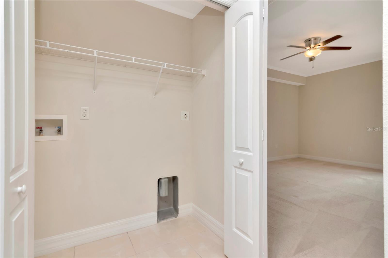 Listing photo id 13 for 4516 Seagull Drive 916
