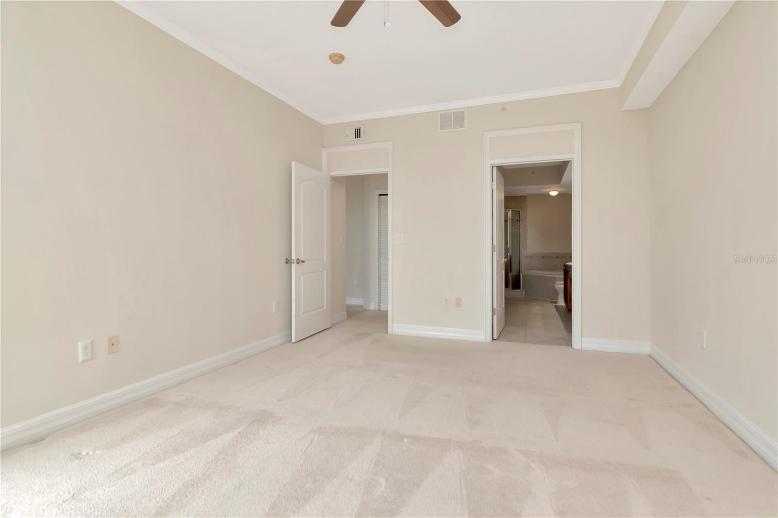 Listing photo id 16 for 4516 Seagull Drive 916