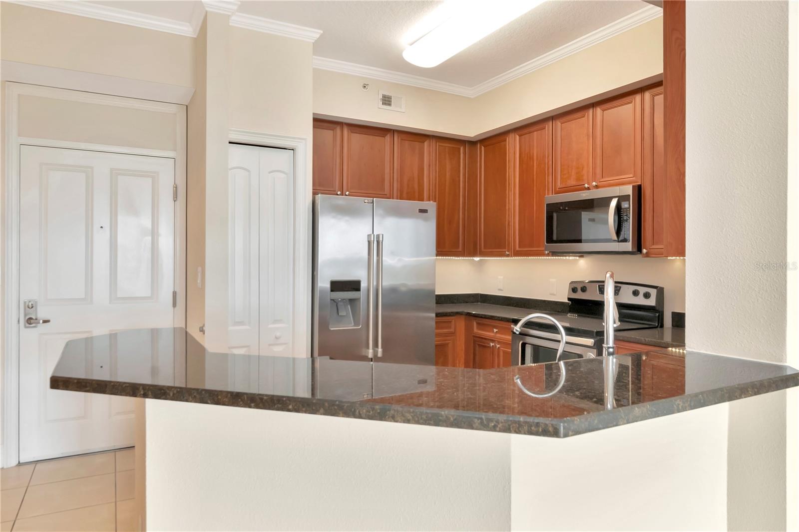 Listing photo id 1 for 4516 Seagull Drive 916
