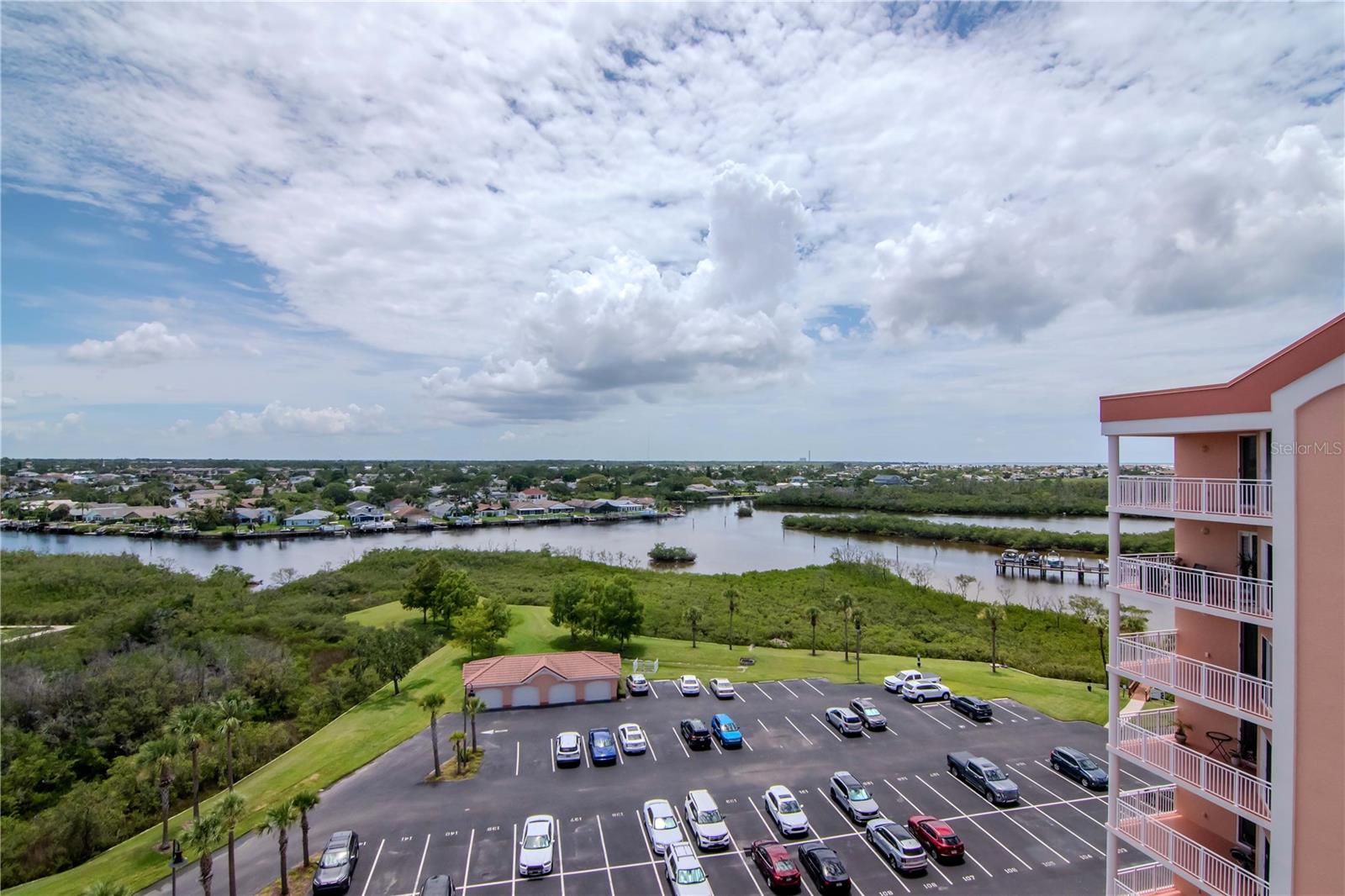 Listing photo id 31 for 4516 Seagull Drive 916