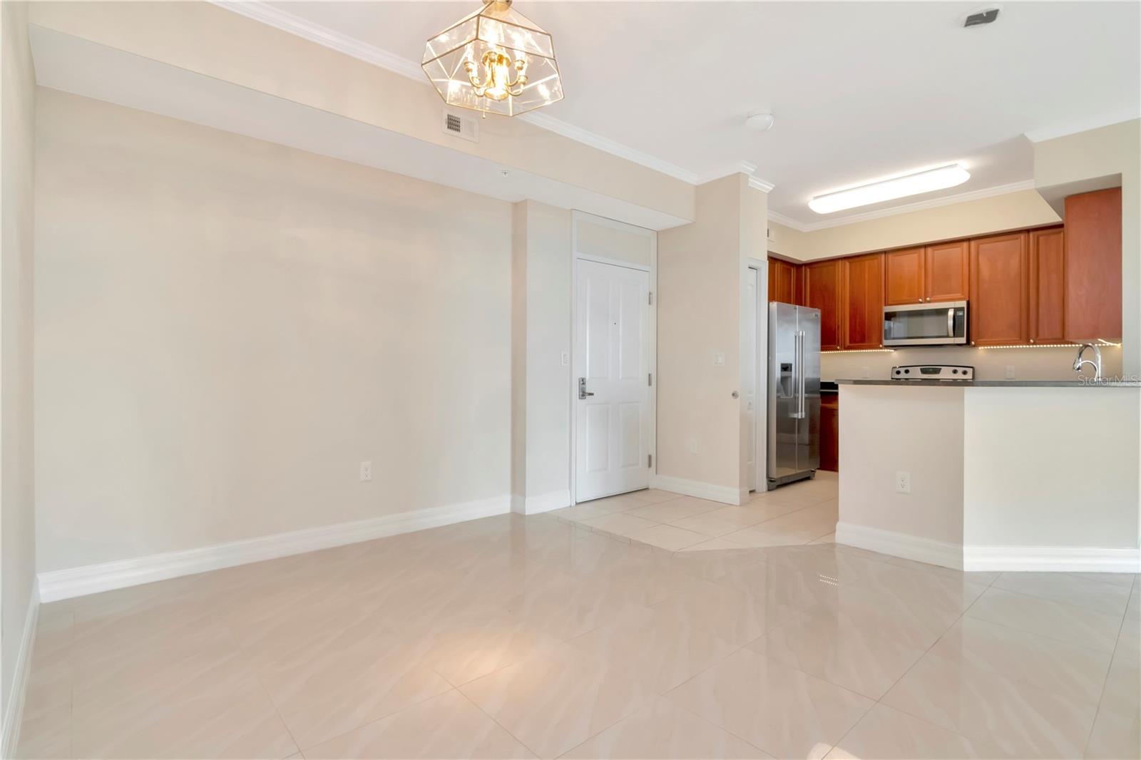 Listing photo id 3 for 4516 Seagull Drive 916
