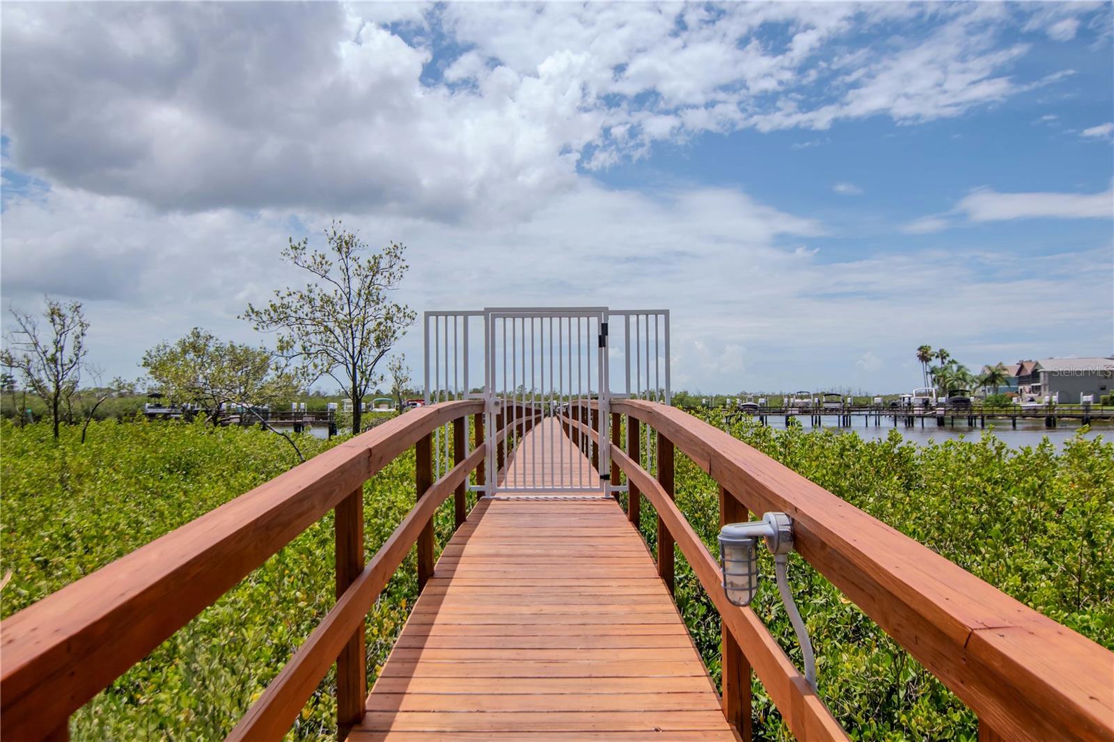 Listing photo id 50 for 4516 Seagull Drive 916