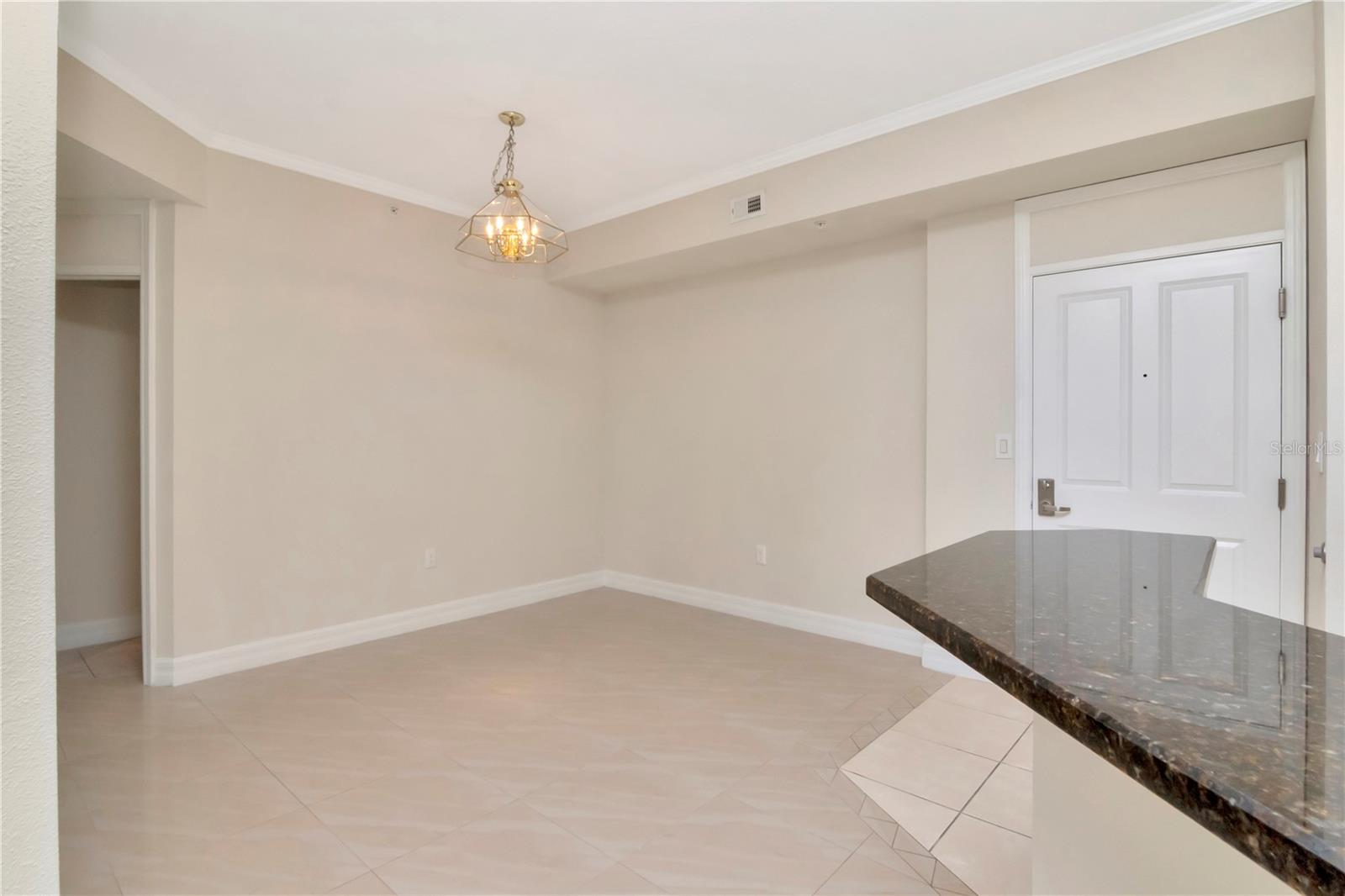 Listing photo id 4 for 4516 Seagull Drive 916