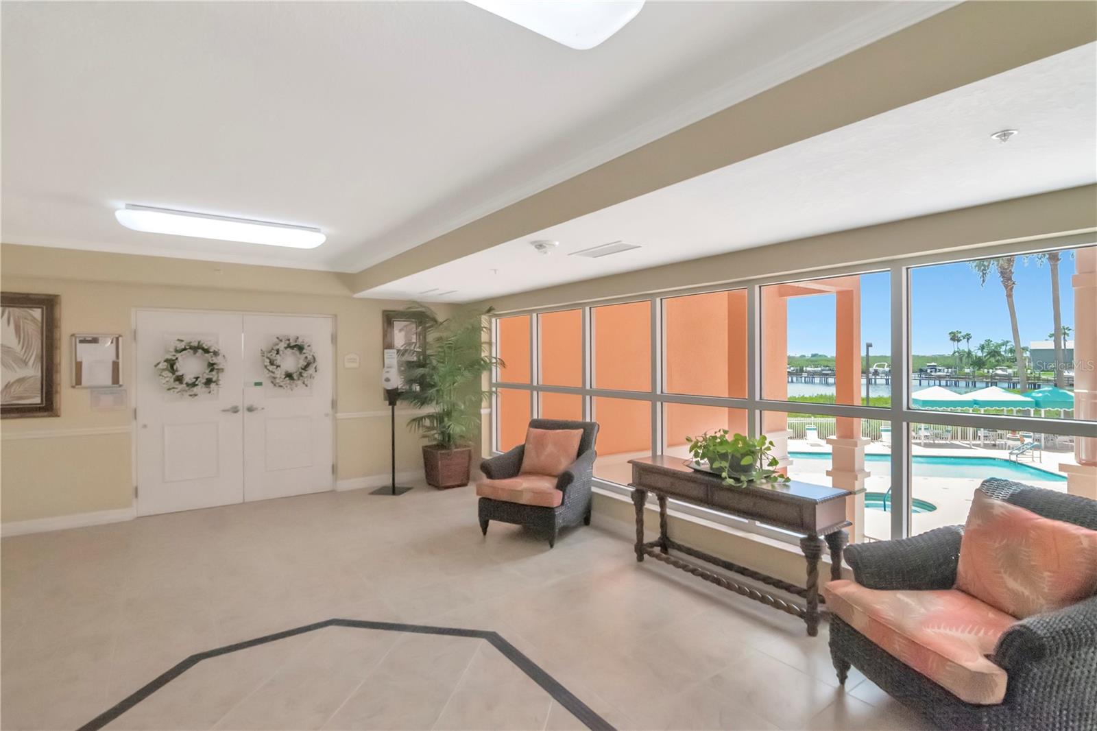 Listing photo id 72 for 4516 Seagull Drive 916