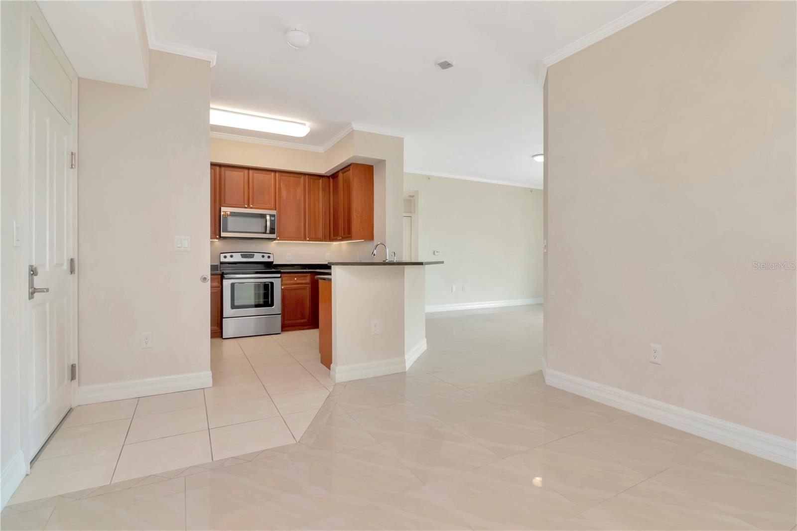 Listing photo id 7 for 4516 Seagull Drive 916