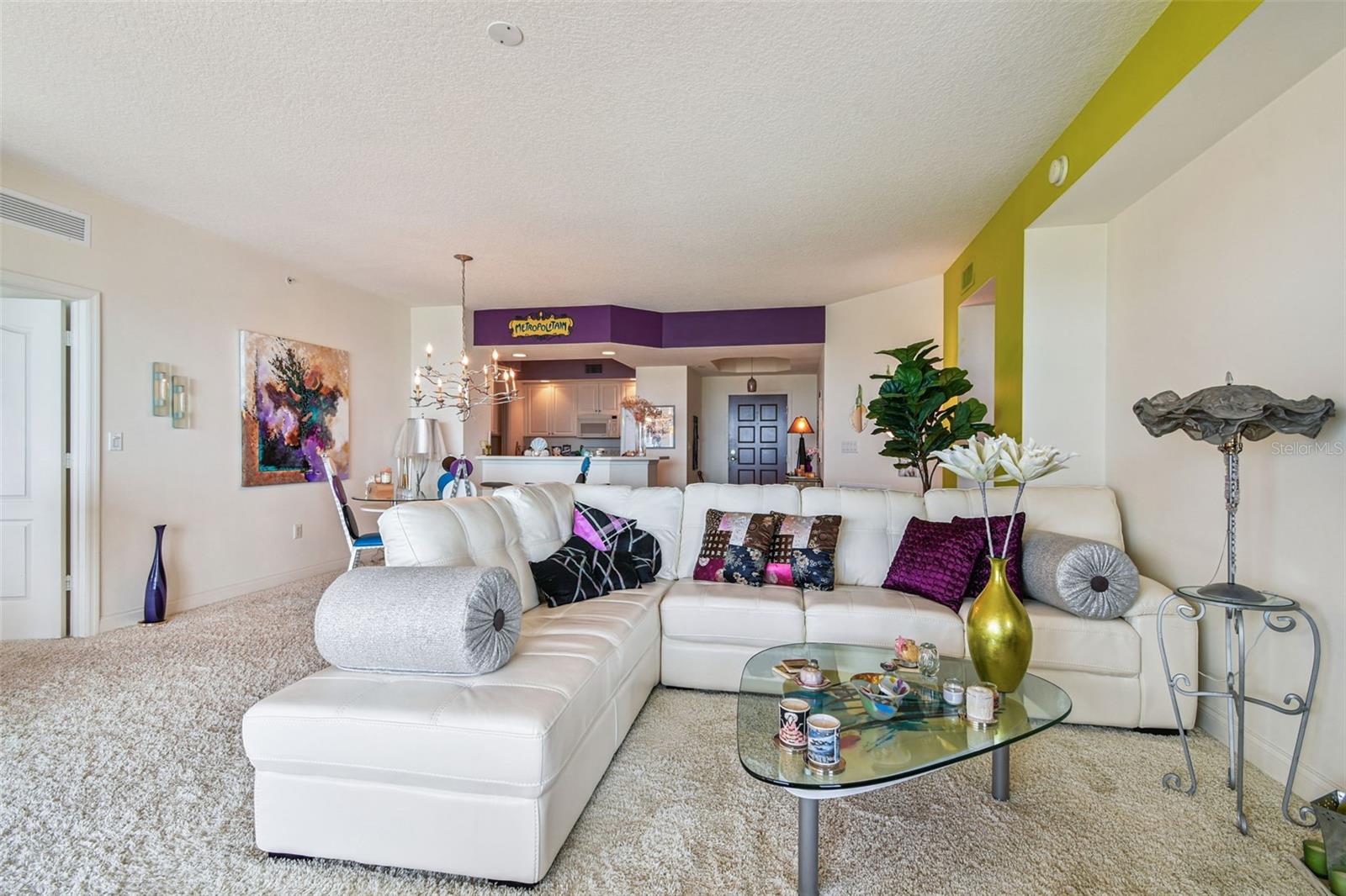 Image 13 of 48 For 521 Mandalay Avenue 604