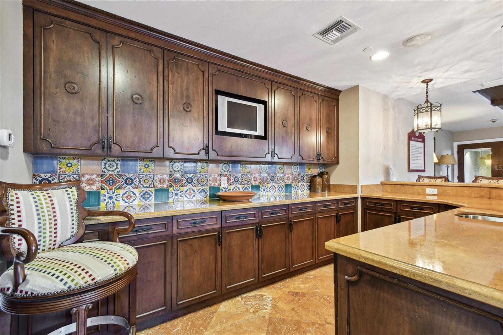 Image 45 of 48 For 521 Mandalay Avenue 604