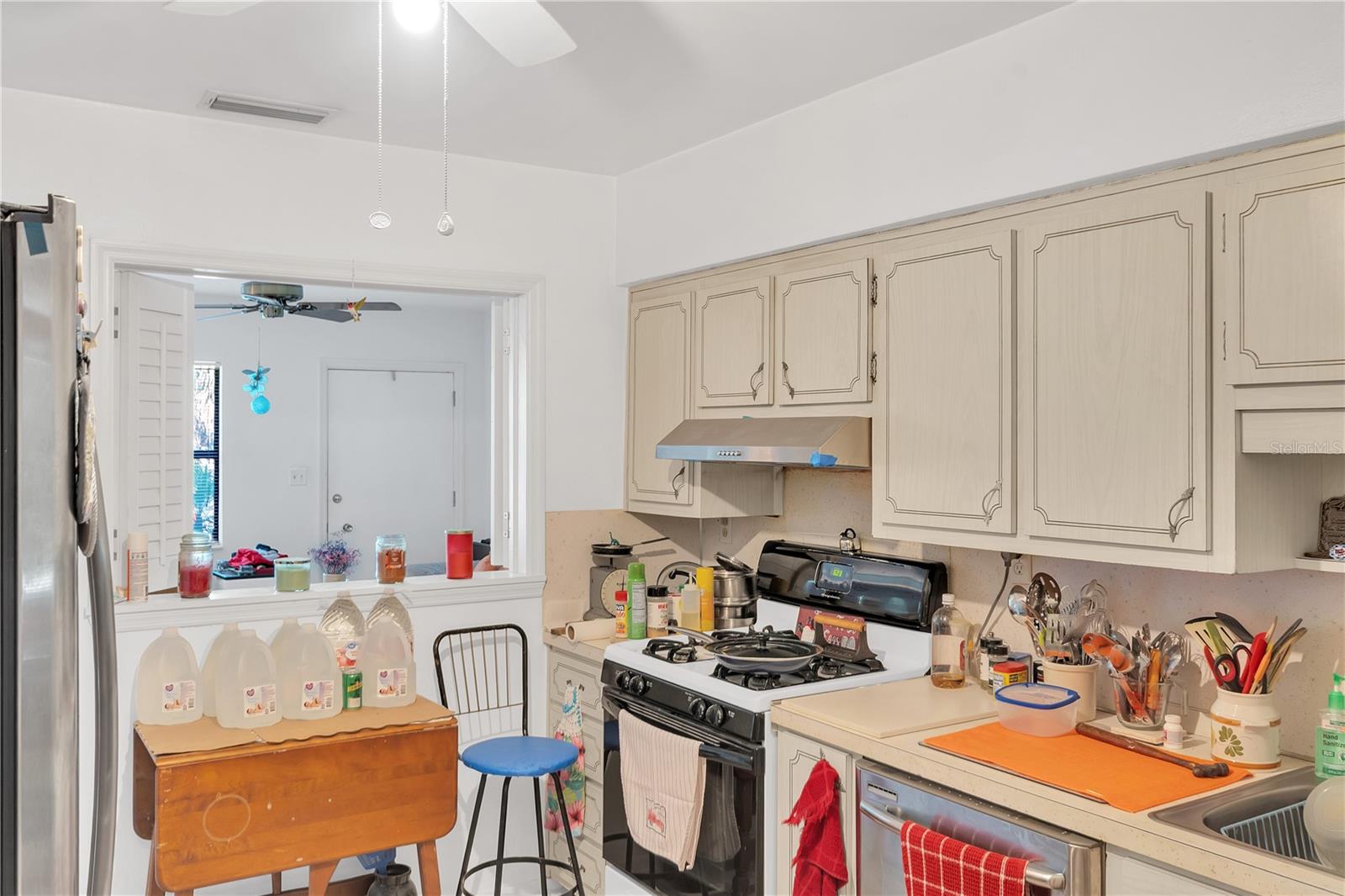 Image 16 of 18 For 553 Jefferson Street