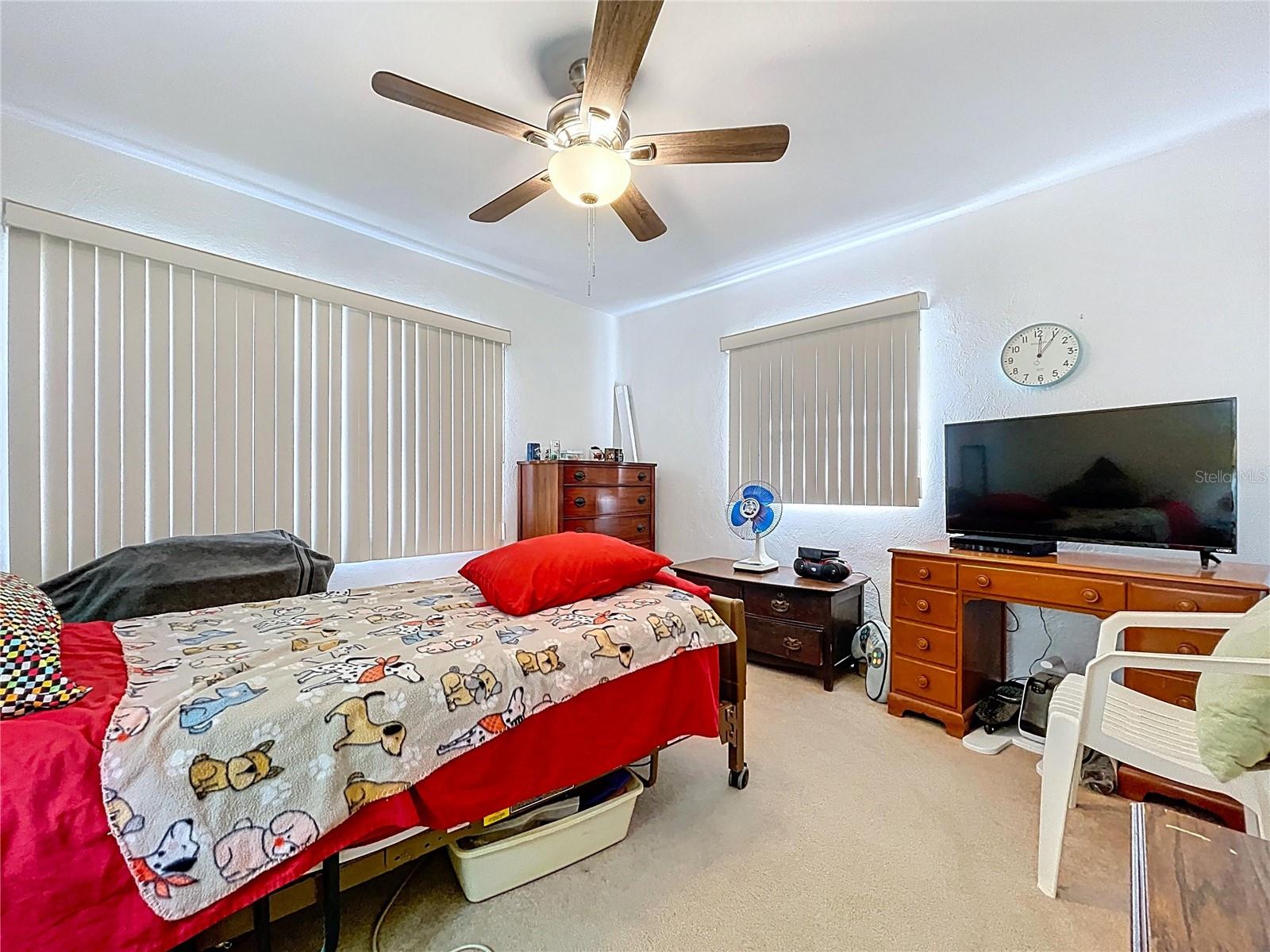 Image 20 of 32 For 553 Jefferson Street