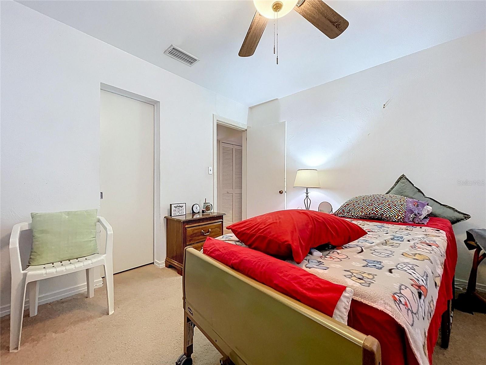 Image 21 of 32 For 553 Jefferson Street