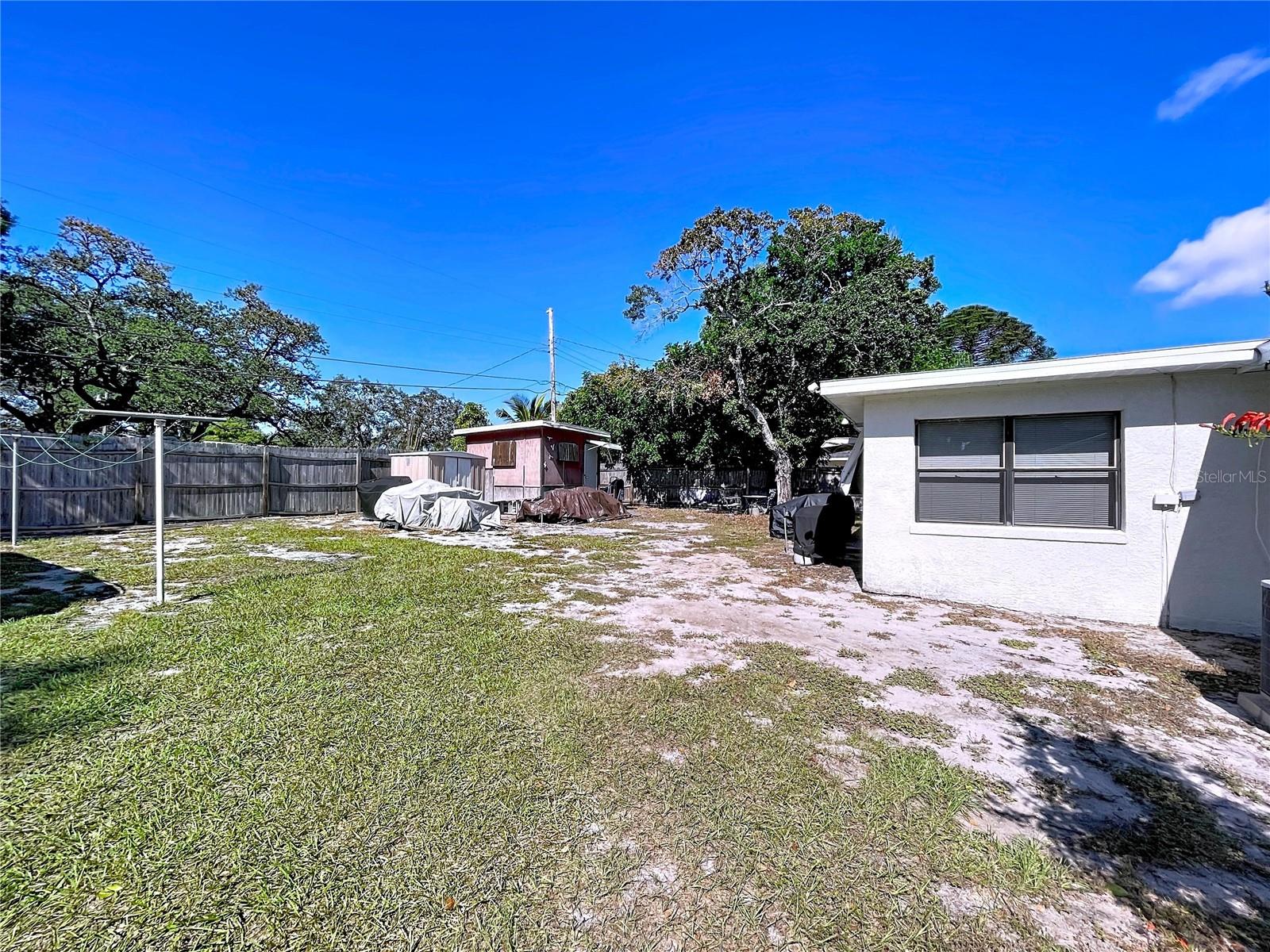 Image 28 of 32 For 553 Jefferson Street