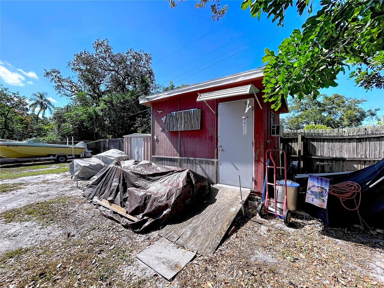 Image 29 of 32 For 553 Jefferson Street