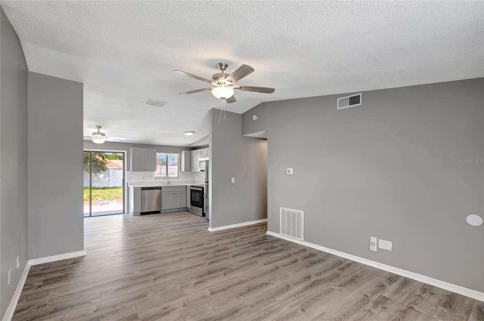 Image 6 of 33 For 7544 Mallard Street