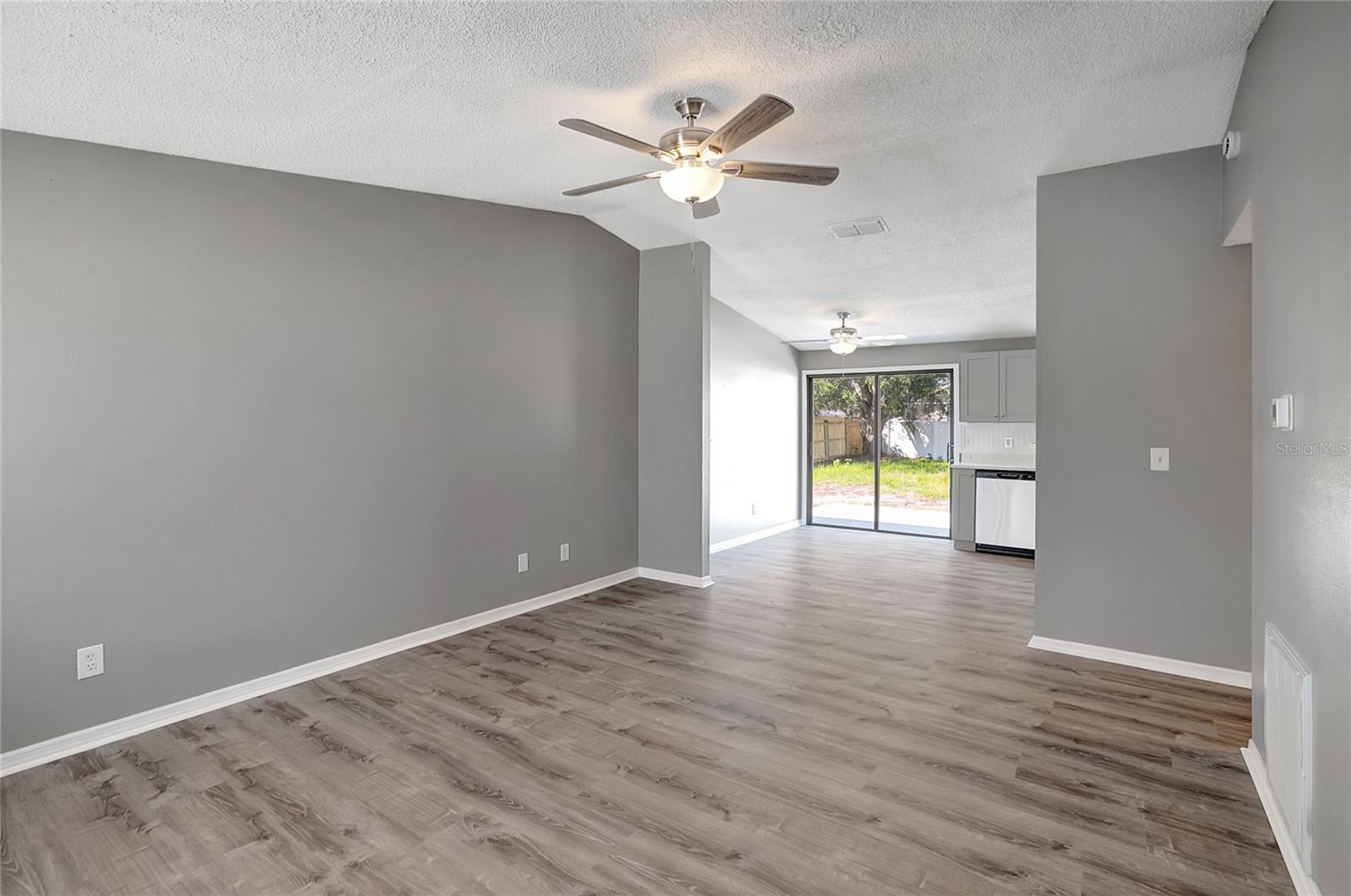 Image 7 of 33 For 7544 Mallard Street