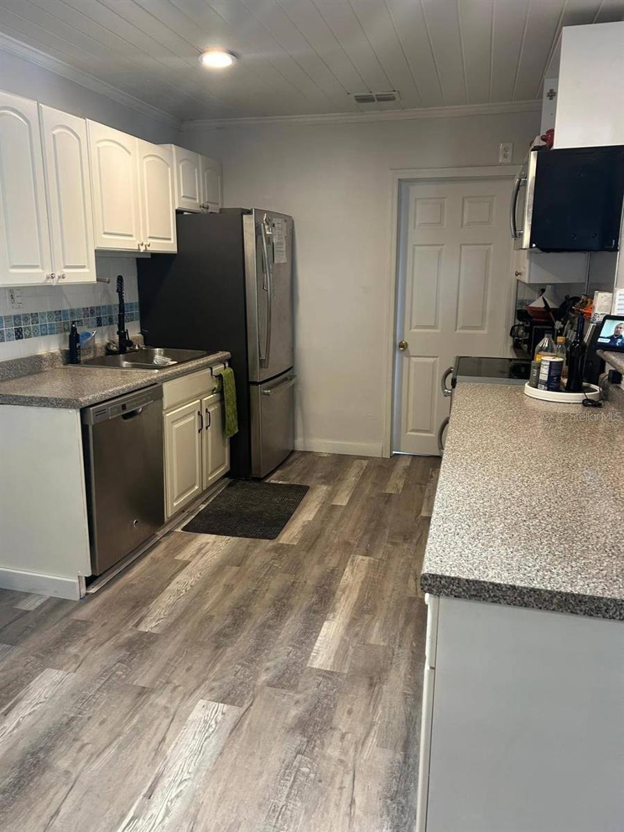 Image 3 of 24 For 6315 Macdill Avenue