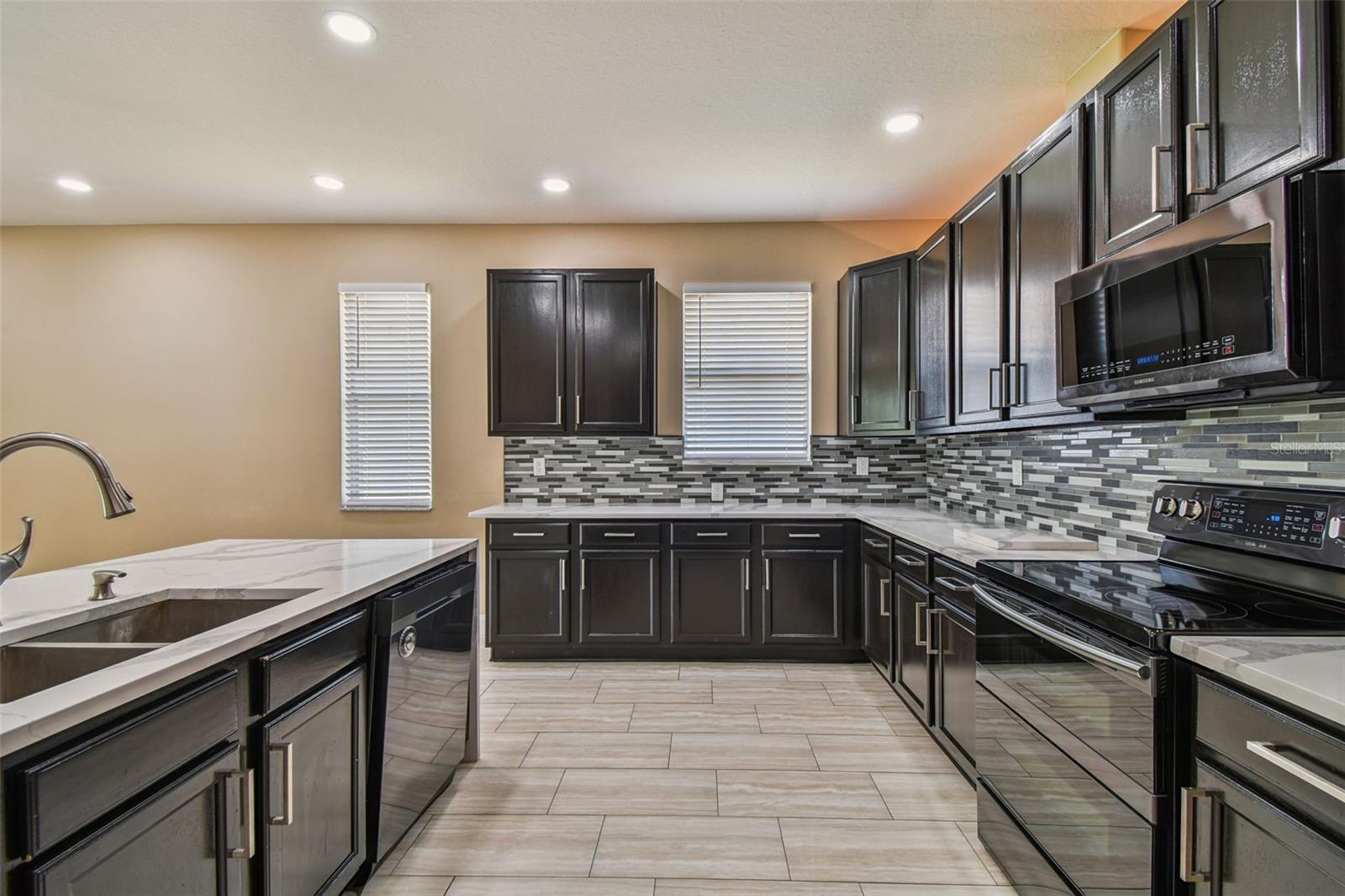 Image 20 of 65 For 17228 Whisper Breeze Way