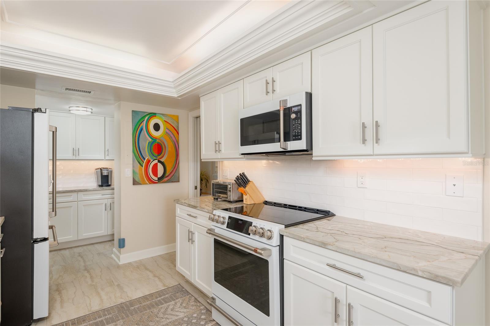 Listing photo id 10 for 2407 Ardson Place 601
