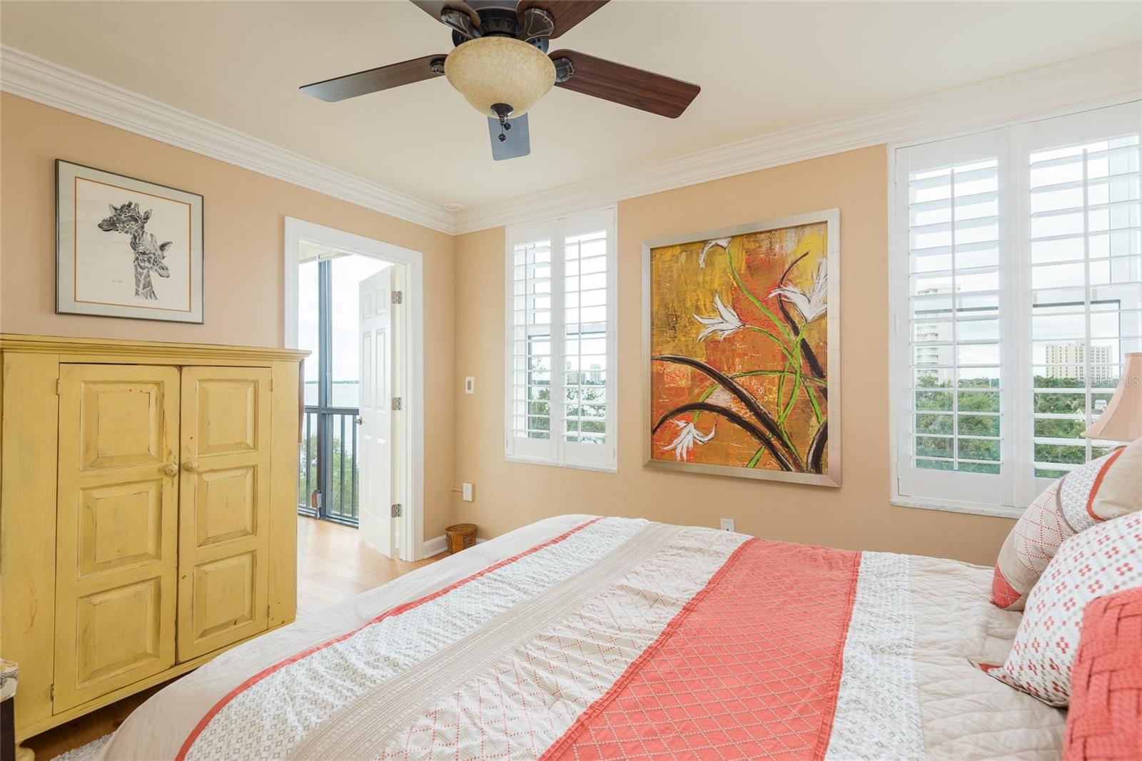 Listing photo id 23 for 2407 Ardson Place 601