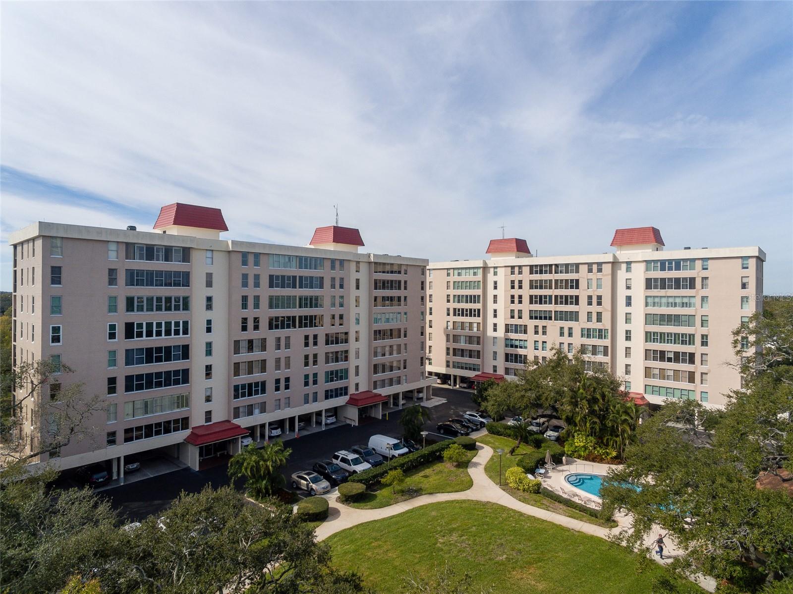 Listing photo id 31 for 2407 Ardson Place 601
