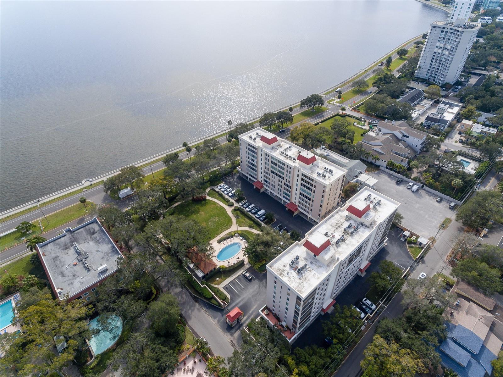 Listing photo id 34 for 2407 Ardson Place 601