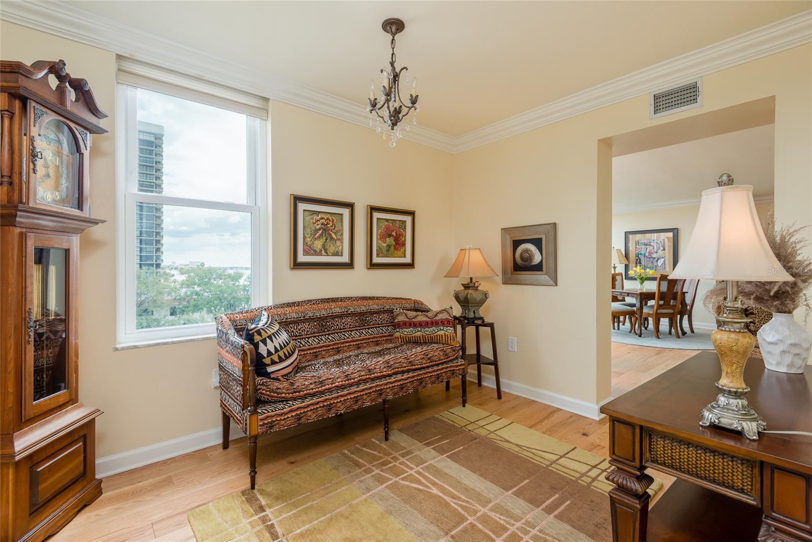 Listing photo id 2 for 2407 Ardson Place 601