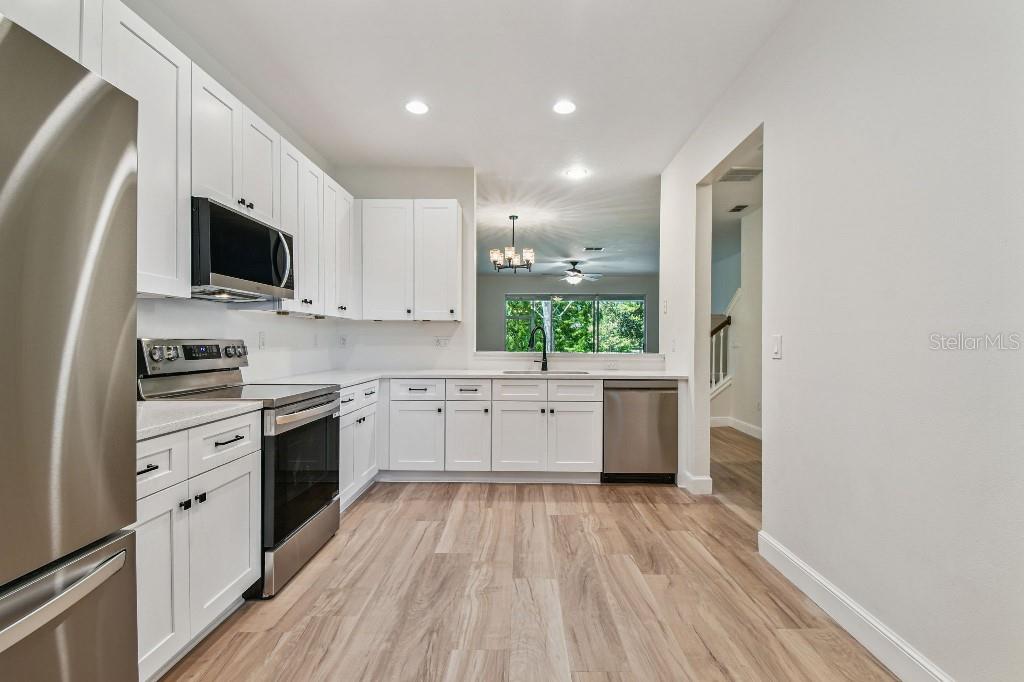 Image 10 of 53 For 527 Spring Lake Circle